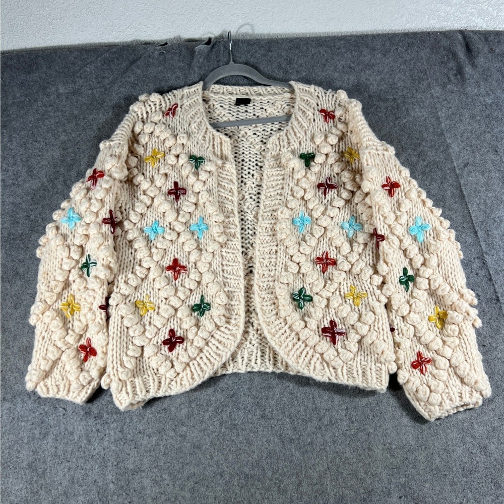 Saachi Cardigan Sweater Womens Large Beige Floral Stitched Pom Pom Chunky Knit